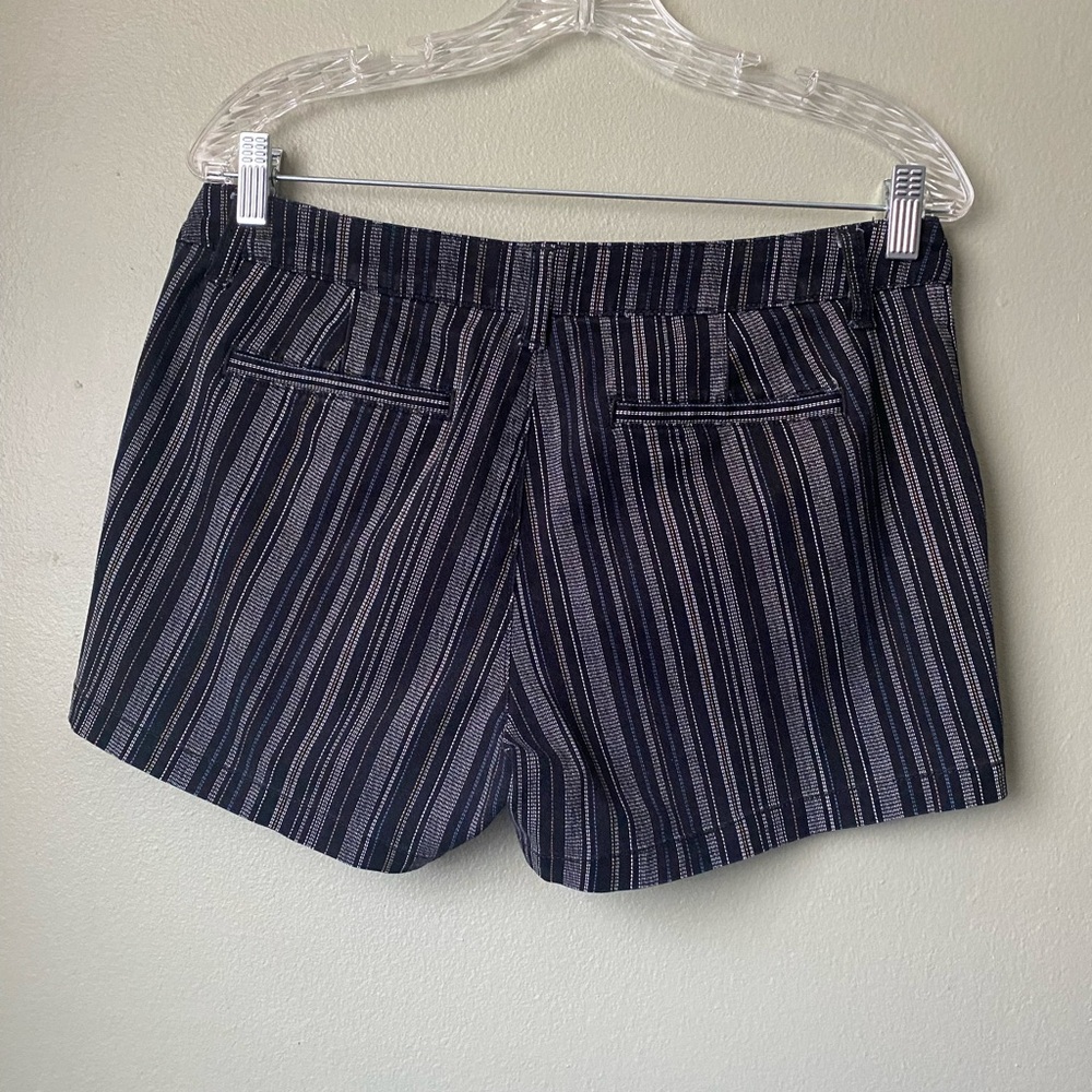 Women’s Ana Shorts - Picture 3 of 3